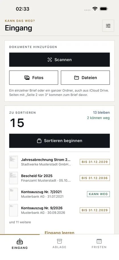 Kann das weg? – Ein Stapel Briefe oder ein ganzer Ordner.